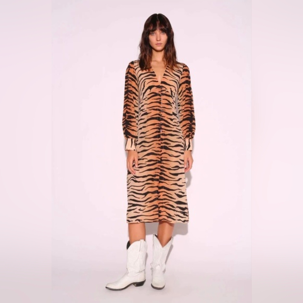 NWT Realisation Par Vivienne in Tiger Print Silk Midi Shirt Dress S